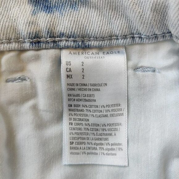 American Eagle Distressed Highest Rise Mom Shorts sz 2 - Picture 9 of 9